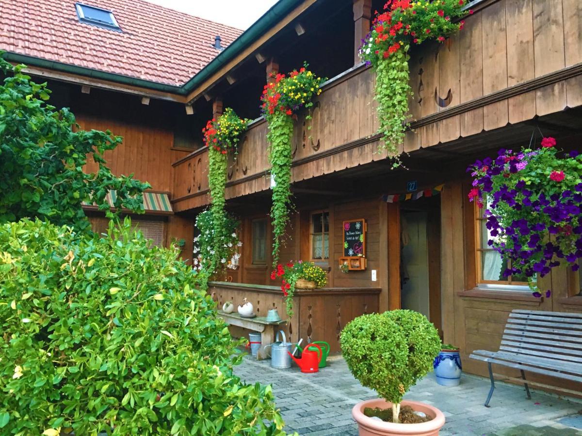 Bnb Deheimelig Huttwil エクステリア 写真