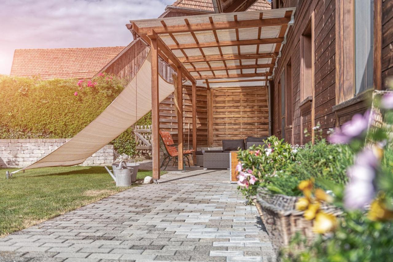 Bnb Deheimelig Huttwil エクステリア 写真