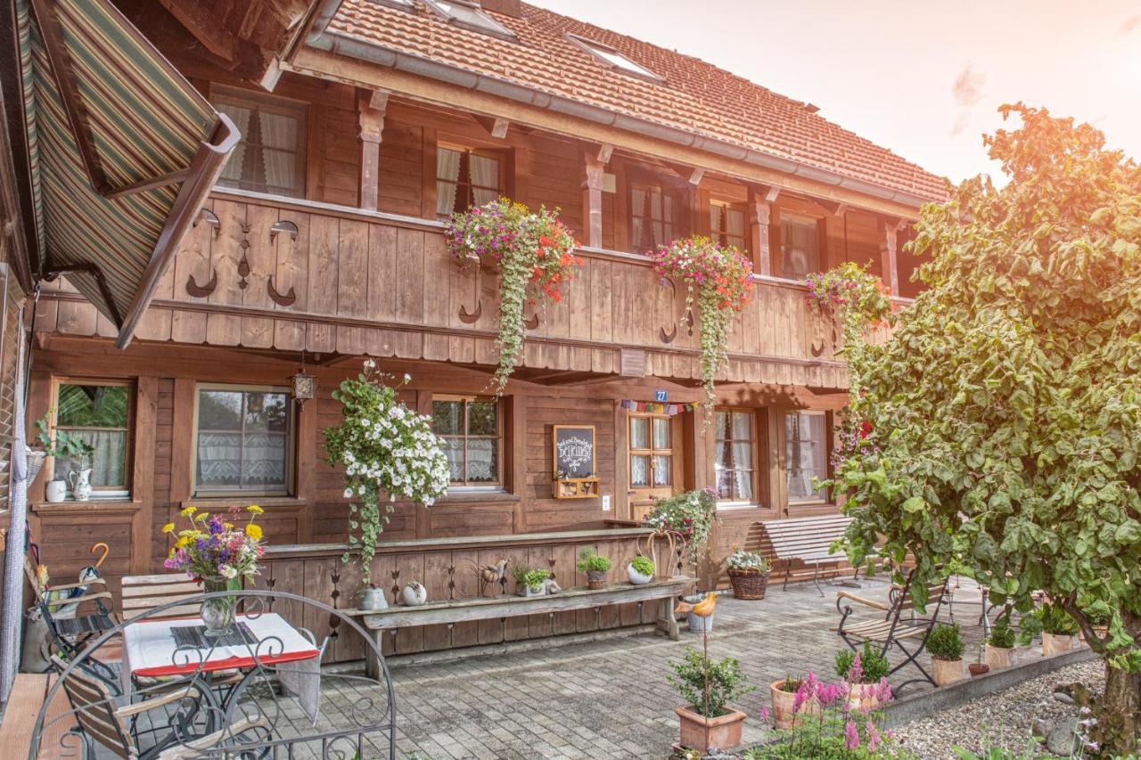 Bnb Deheimelig Huttwil エクステリア 写真