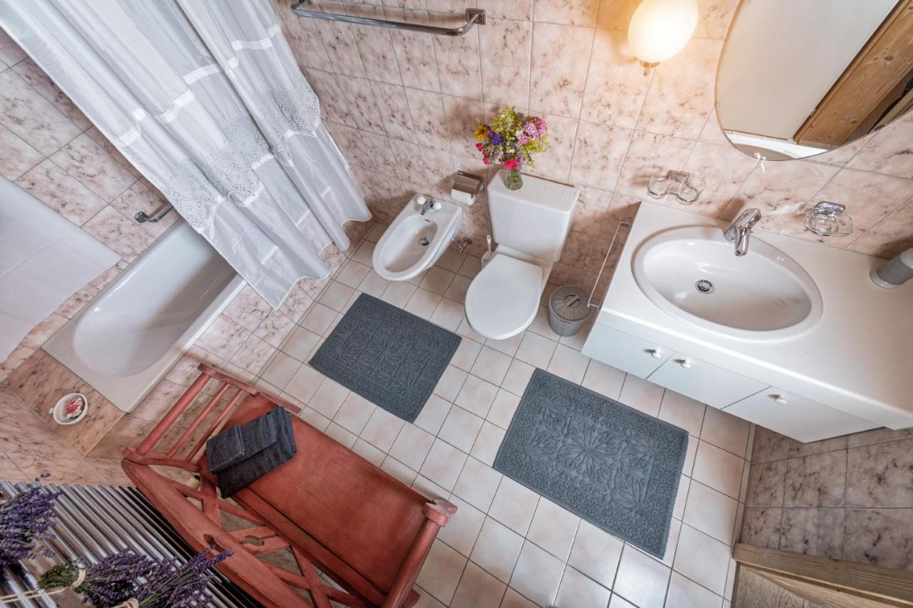 Bnb Deheimelig Huttwil エクステリア 写真