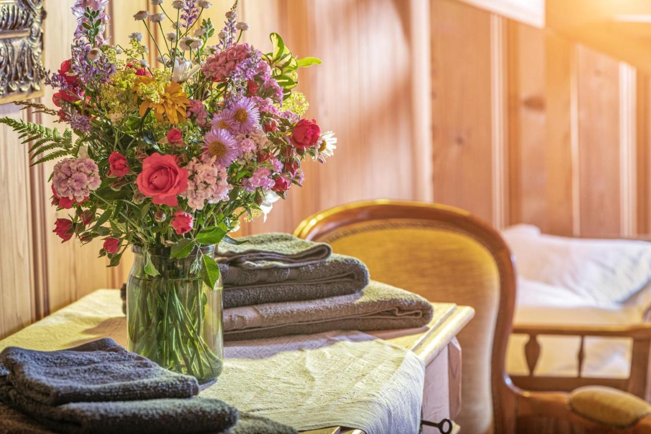 Bnb Deheimelig Huttwil エクステリア 写真