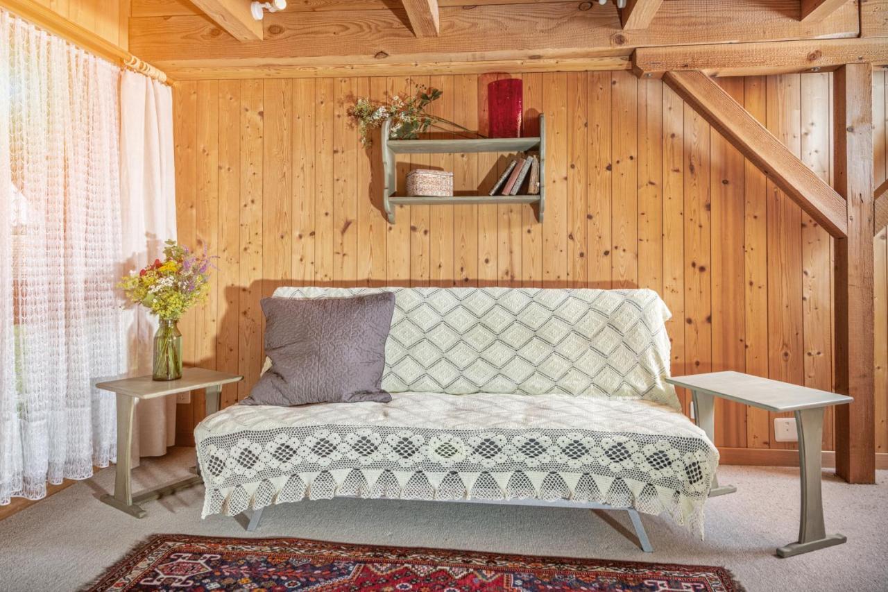 Bnb Deheimelig Huttwil エクステリア 写真