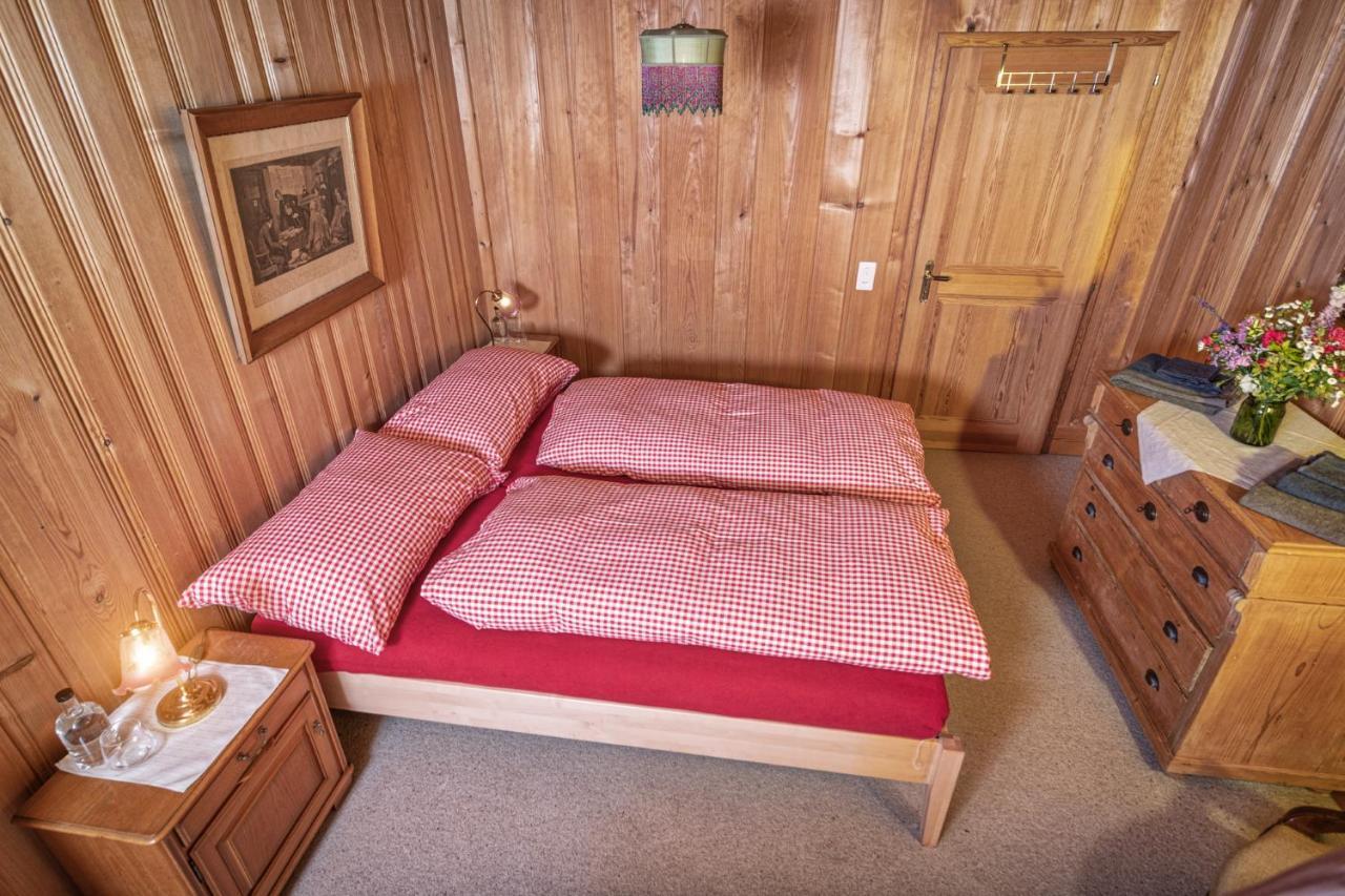 Bnb Deheimelig Huttwil エクステリア 写真
