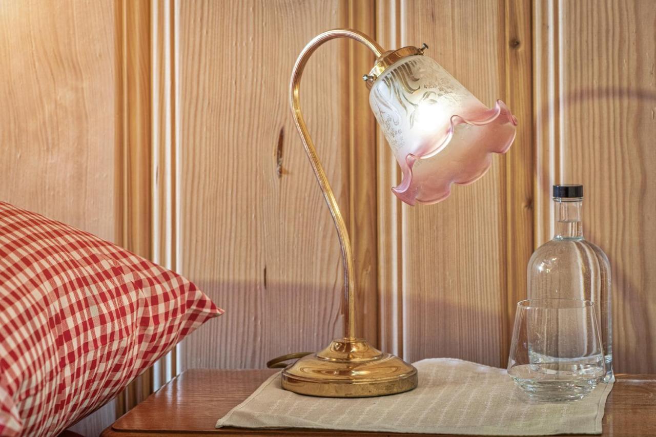 Bnb Deheimelig Huttwil エクステリア 写真